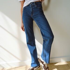 Women’s Abercrombie and Fitch The 90s Relaxed Jean High Rise, Size 26 2R.